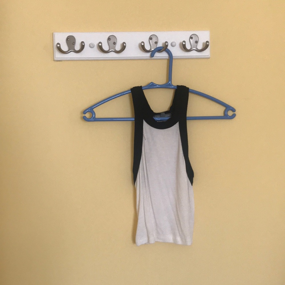 American Eagle - Black and White Crop Top